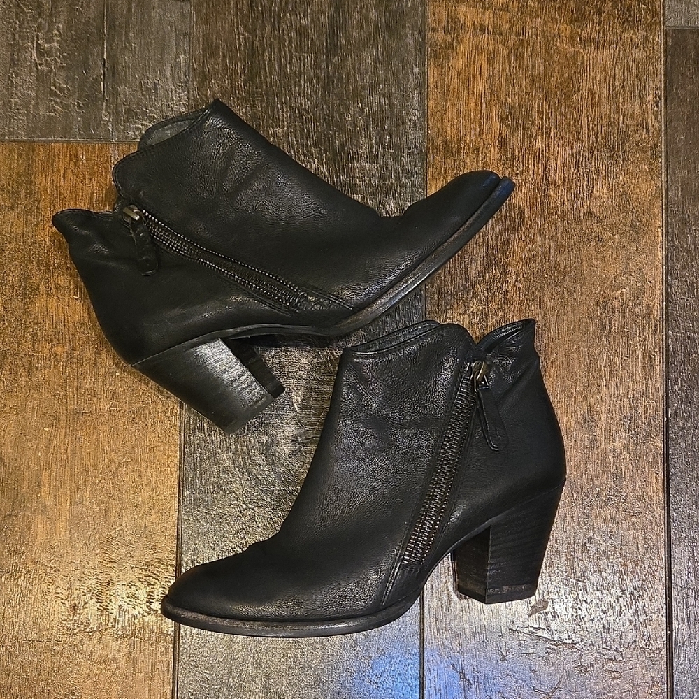 Paul Green Aubrey Black Leather Ankle Booties